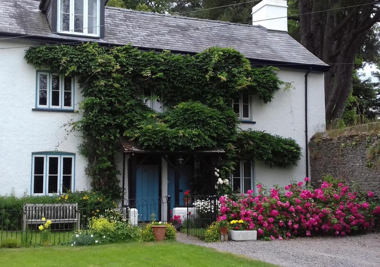 Castell Madoc Cottages Lower Chapel 외부 사진